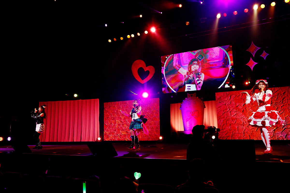 �Ђ݂̃A�C�v�� �L���b�ƃv�����`���� moca